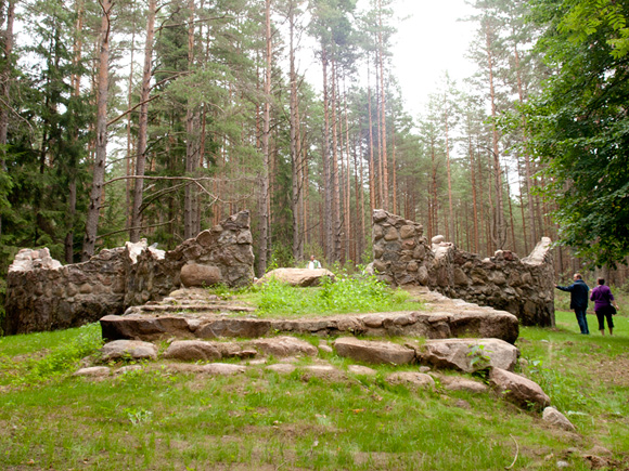 Kliknij aby powiększyć Fundamenty cerkwi w Wierszalinie.